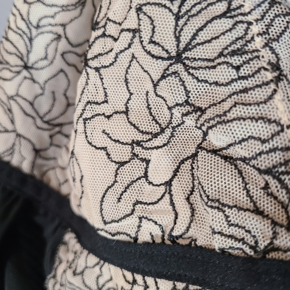 Gillian O Malley intimates nighty top - Picture 5 of 6